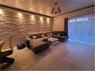 Triplex cu 3 camere de vanzare, Floresti