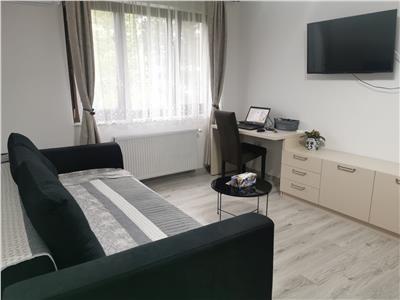 Apartament cu 3 camere de vânzare, Piața Abator